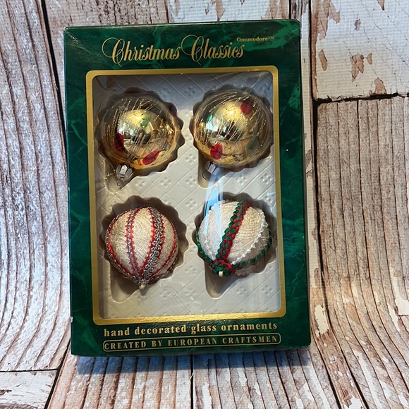 Christmas Classics Hand Decorated Glass Ornaments - Picture 8 of 8